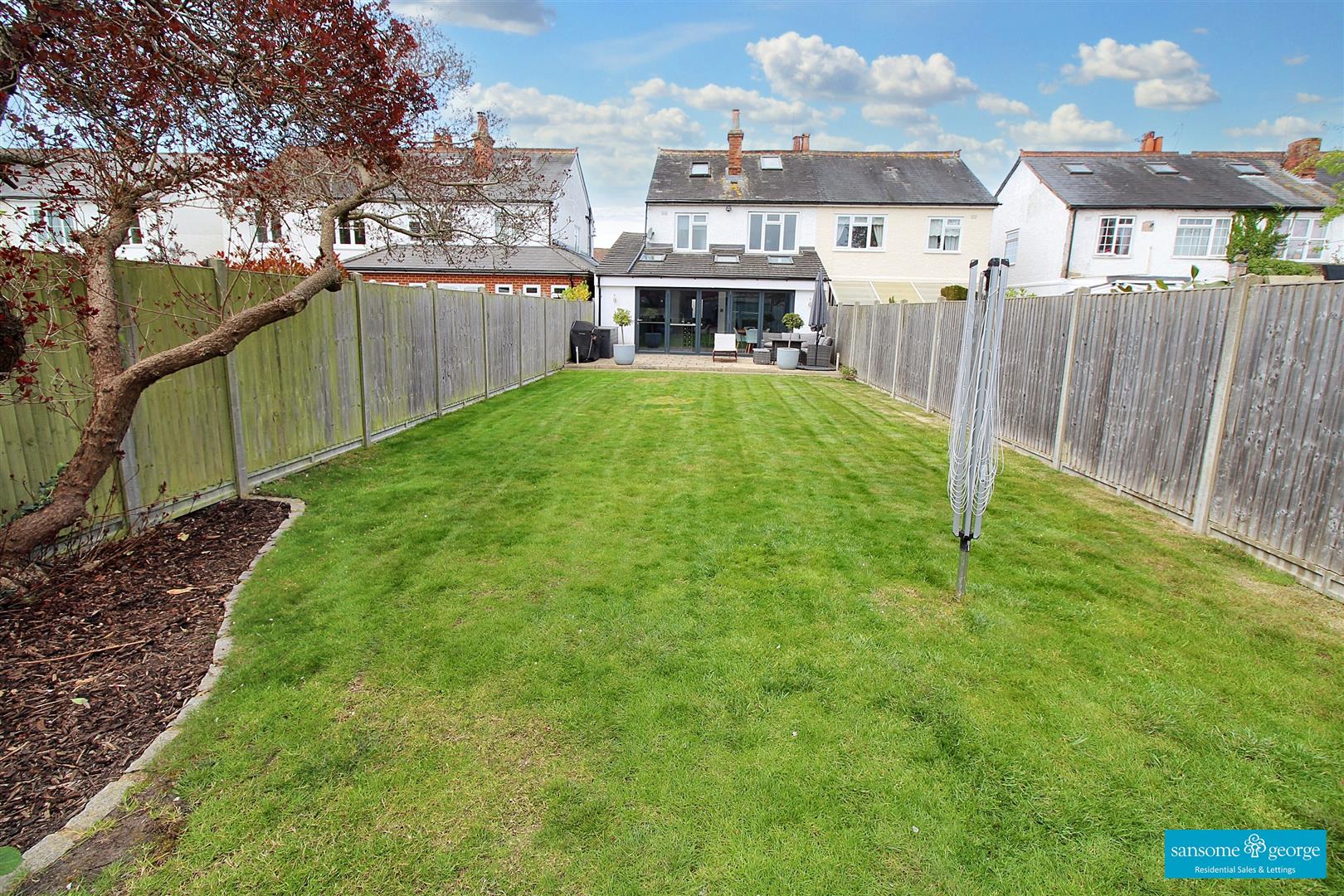 3 bed property in Westwood Road, Reading
